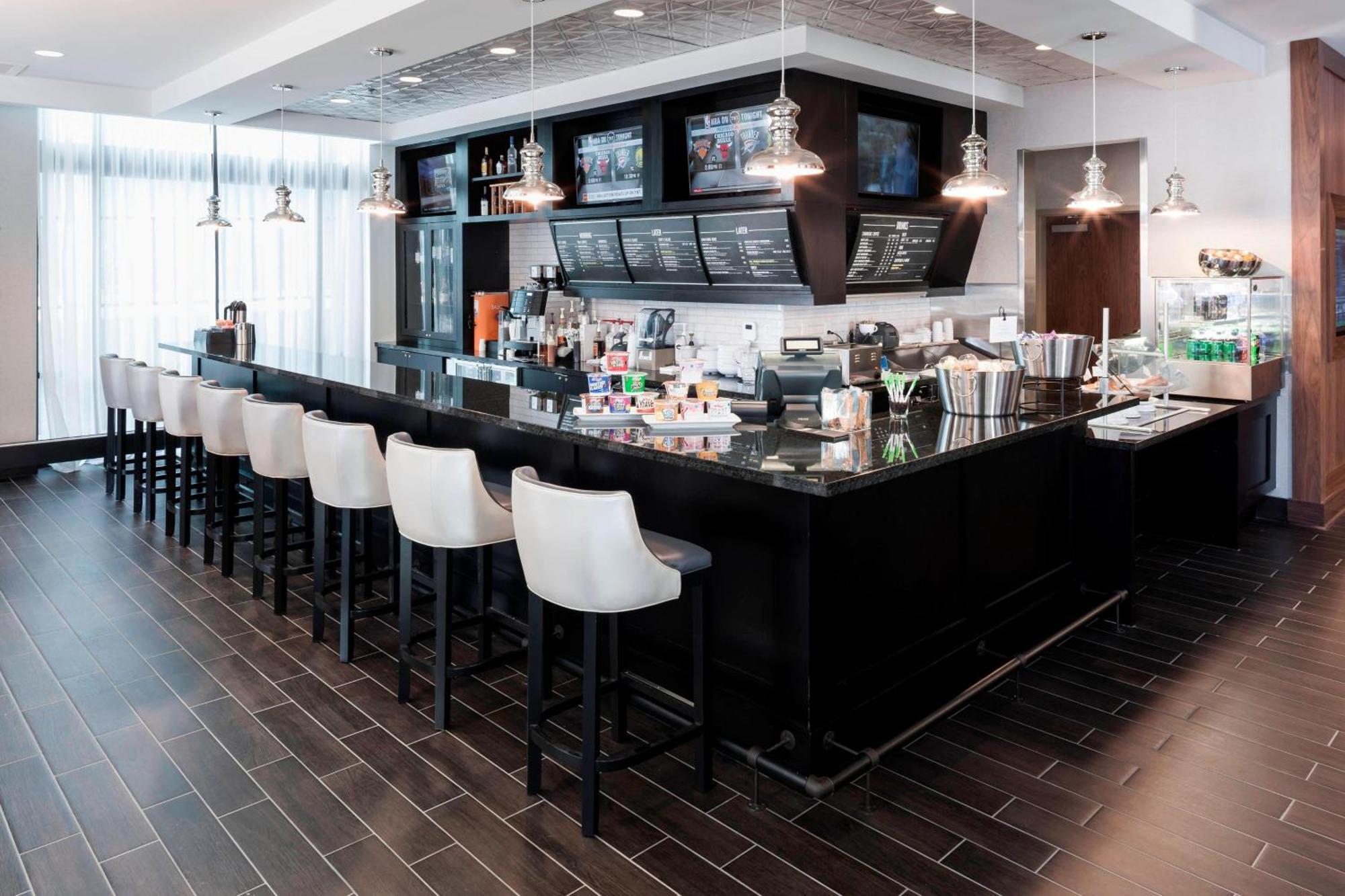 Courtyard By Marriott Downtown Hotel 4*